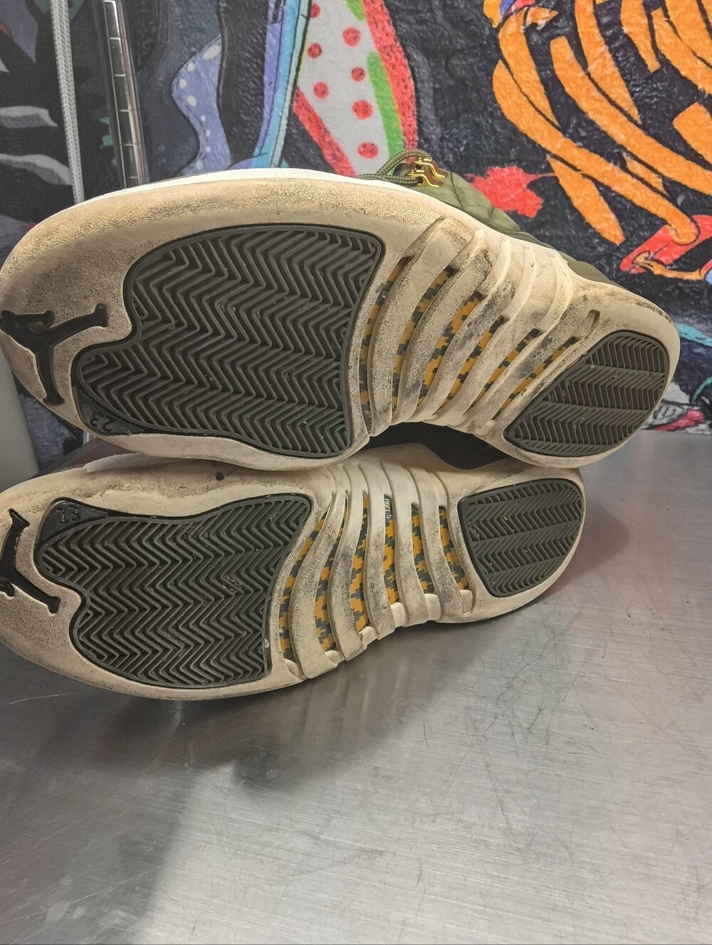 Jordan 12 - Picture 2 of 4